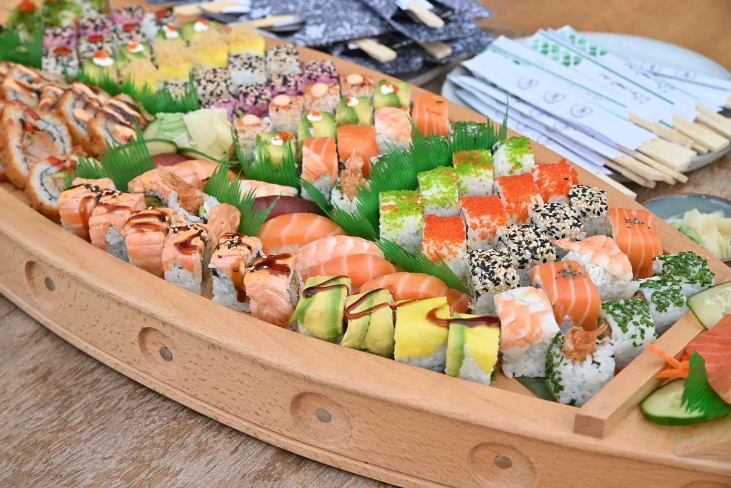 Barco de sushi para un evento